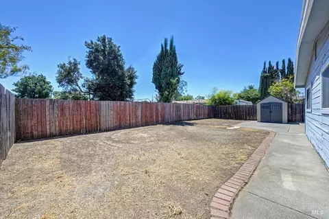 Exterior - 495 Pear Tree Ln, Fairfield, CA 94533 photo 1 of 3