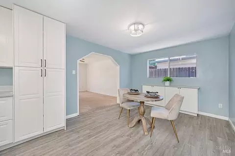 Dining - 495 Pear Tree Ln, Fairfield, CA 94533 photo 2 of 4