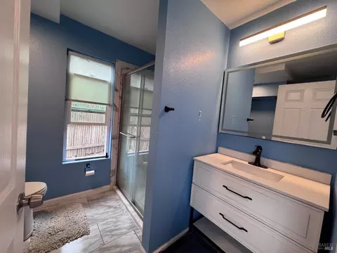 Bath - 9095 Balboa Ave, Jenner, CA 95450 photo 2 of 3