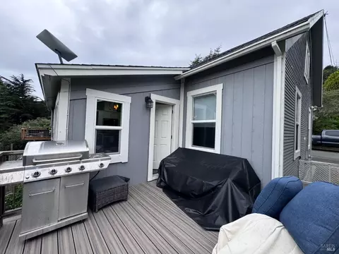 Exterior - 9095 Balboa Ave, Jenner, CA 95450 photo 6 of 14