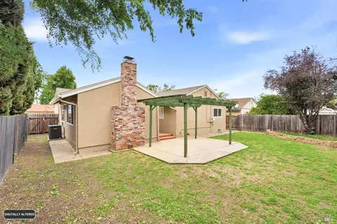 Exterior - 868 Ashwood Ave, Vallejo, CA 94591 photo 10 of 13