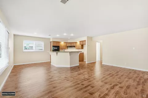 Living - 868 Ashwood Ave, Vallejo, CA 94591 photo 2 of 9