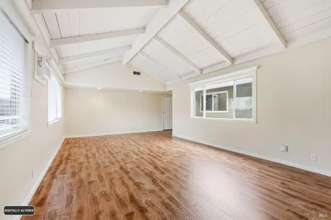 Living - 868 Ashwood Ave, Vallejo, CA 94591 photo 8 of 9