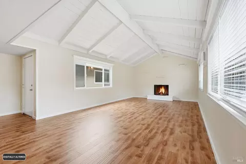 Living - 868 Ashwood Ave, Vallejo, CA 94591 photo 6 of 9