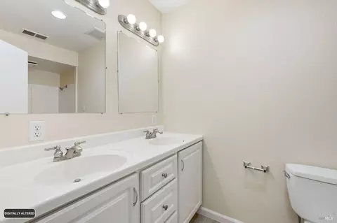 Bath - 868 Ashwood Ave, Vallejo, CA 94591 photo 1 of 3