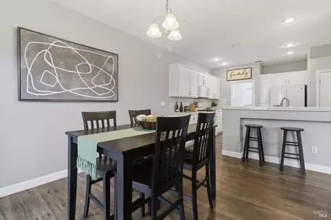 Dining - 307 Trumbull Way, Vacaville, CA 95688 photo 3 of 4