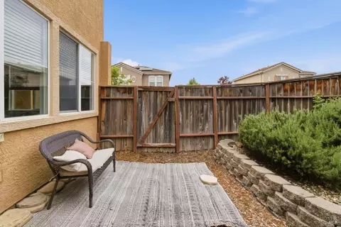 Exterior - 307 Trumbull Way, Vacaville, CA 95688 photo 8 of 10