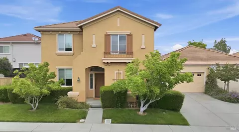 Exterior - 307 Trumbull Way, Vacaville, CA 95688 photo 2 of 10