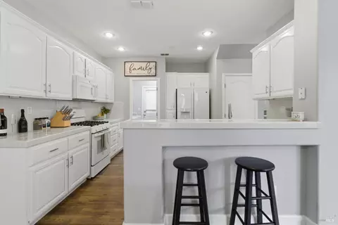 Kitchen - 307 Trumbull Way, Vacaville, CA 95688 photo 2 of 5