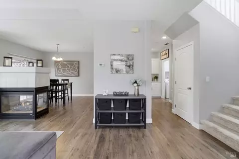 Entry Way - 307 Trumbull Way, Vacaville, CA 95688 photo 2 of 4