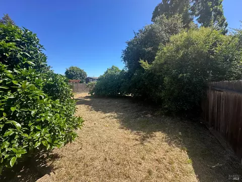 Exterior - 277 Idora Ave, Vallejo, CA 94591 photo 2 of 4