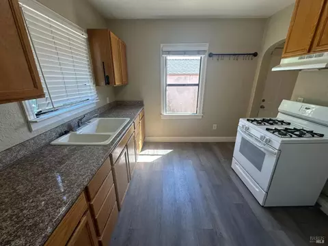 Kitchen - 277 Idora Ave, Vallejo, CA 94591 photo 1 of 2