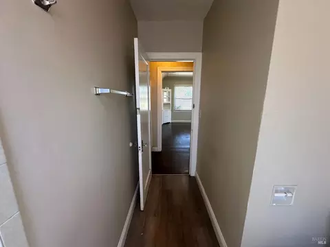 Entry Way - 277 Idora Ave, Vallejo, CA 94591 photo 2 of 2