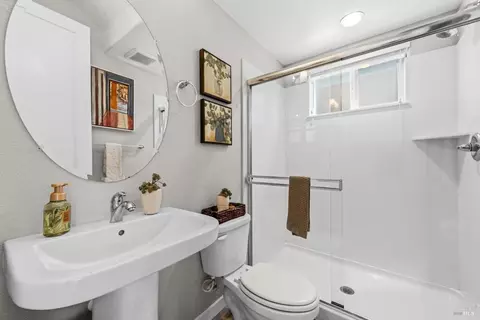 Bath - 4467 Cancun Ct, Fairfield, CA 94533 photo 1 of 6