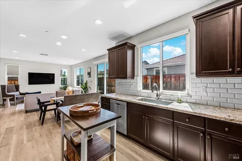 Kitchen - 4467 Cancun Ct, Fairfield, CA 94533 photo 4 of 7