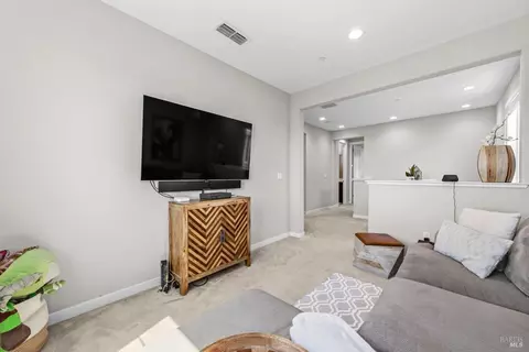 Entry Way - 4467 Cancun Ct, Fairfield, CA 94533 photo 6 of 8