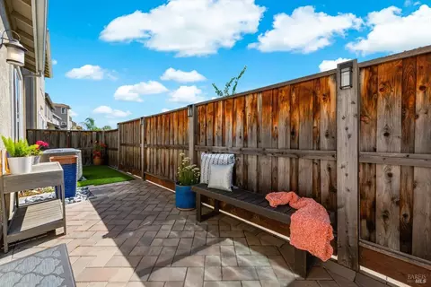 Exterior - 4467 Cancun Ct, Fairfield, CA 94533 photo 7 of 17