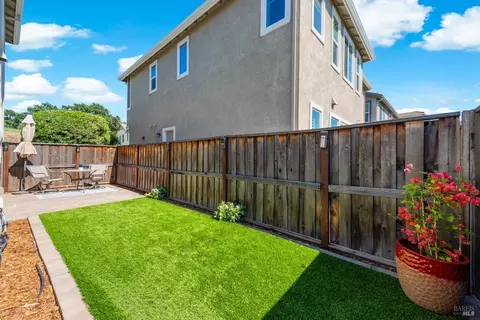 Exterior - 4467 Cancun Ct, Fairfield, CA 94533 photo 8 of 17