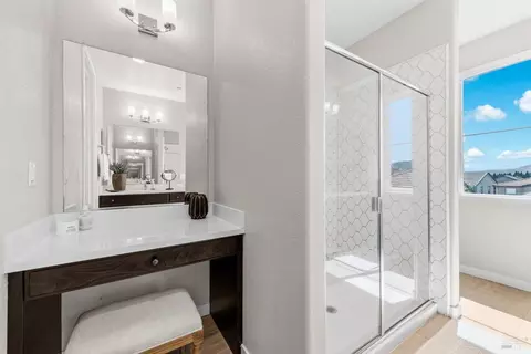 Bath - 4467 Cancun Ct, Fairfield, CA 94533 photo 4 of 6