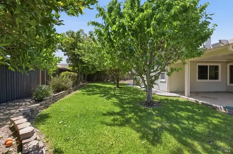 Exterior - 1640 Folsom Downs Cir, Dixon, CA 95620 photo 4 of 8