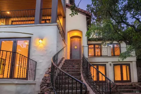 Exterior - 137 Crescent Ave, Sausalito, CA 94965 photo 2 of 10