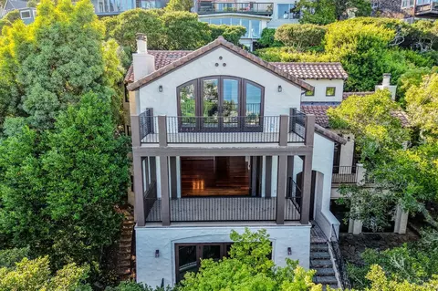 Exterior - 137 Crescent Ave, Sausalito, CA 94965 photo 4 of 10