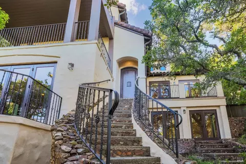 Exterior - 137 Crescent Ave, Sausalito, CA 94965 photo 9 of 10