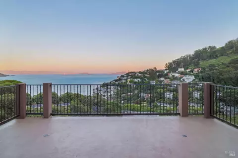 View/Area - 137 Crescent Ave, Sausalito, CA 94965 photo 4 of 8