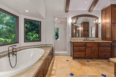 Bath - 137 Crescent Ave, Sausalito, CA 94965 photo 1 of 4