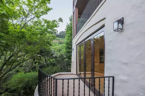 Exterior - 137 Crescent Ave, Sausalito, CA 94965 photo 10 of 10