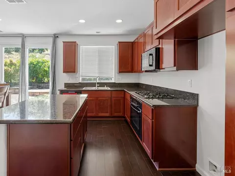 643 Citrine Cir, Fairfield, CA 94534 photo 9