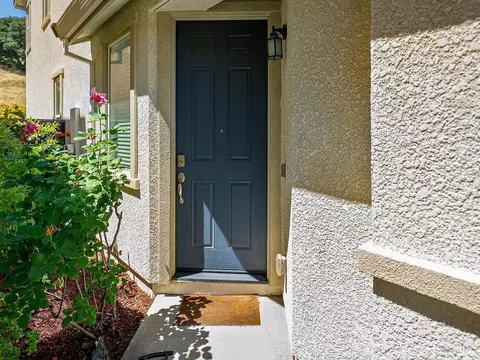 643 Citrine Cir, Fairfield, CA 94534 photo 2