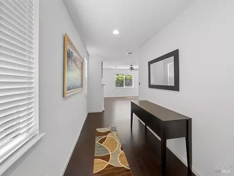 643 Citrine Cir, Fairfield, CA 94534 photo 3