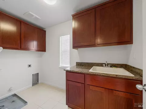 643 Citrine Cir, Fairfield, CA 94534 photo 26