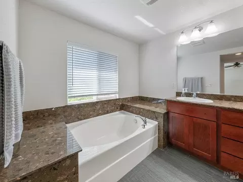 643 Citrine Cir, Fairfield, CA 94534 photo 15