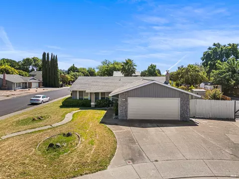 683 Claremont Ct, Vacaville, CA 95687