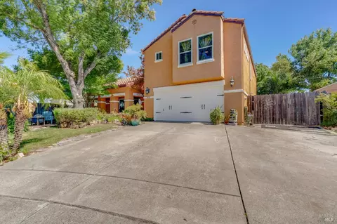 832 Arabian Cir, Vacaville, CA 95687