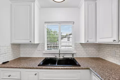Kitchen - 600 W C St, Dixon, CA 95620 photo 3 of 3