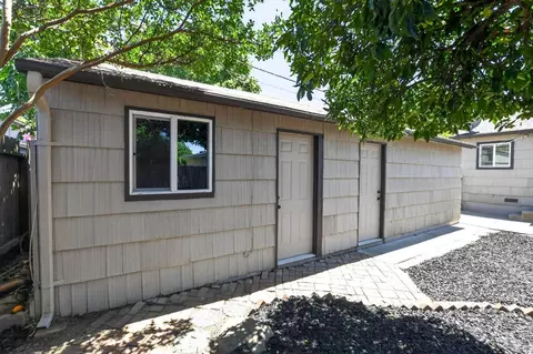 Exterior - 600 W C St, Dixon, CA 95620 photo 17 of 17
