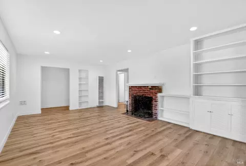Living - 600 W C St, Dixon, CA 95620 photo 4 of 7