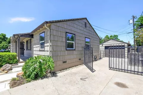 Exterior - 600 W C St, Dixon, CA 95620 photo 8 of 17