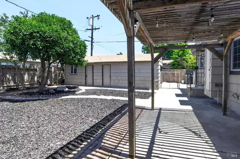 Exterior - 600 W C St, Dixon, CA 95620 photo 13 of 17