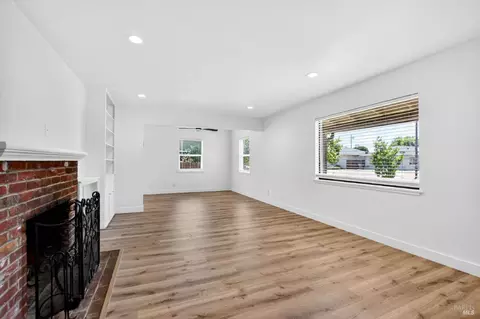 Living - 600 W C St, Dixon, CA 95620 photo 2 of 7