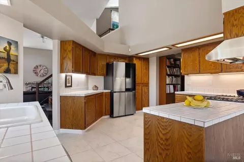 Kitchen - 556 Rose Dr, Benicia, CA 94510 photo 5 of 5