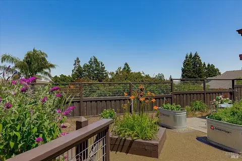 Exterior - 556 Rose Dr, Benicia, CA 94510 photo 30 of 35