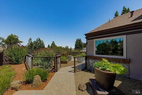 Exterior - 556 Rose Dr, Benicia, CA 94510 photo 28 of 35