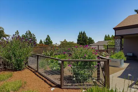 Exterior - 556 Rose Dr, Benicia, CA 94510 photo 29 of 35