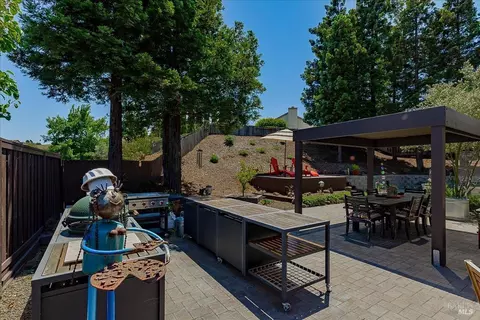 Exterior - 556 Rose Dr, Benicia, CA 94510 photo 4 of 35