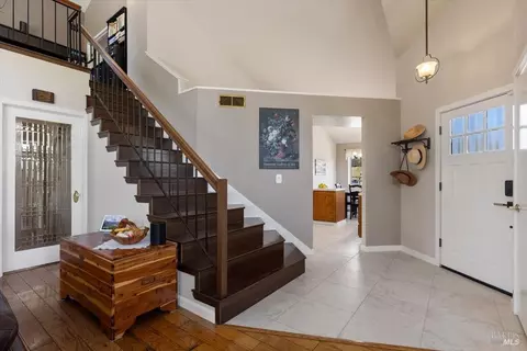 Entry Way - 556 Rose Dr, Benicia, CA 94510 photo 2 of 4