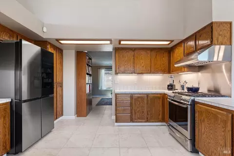 Kitchen - 556 Rose Dr, Benicia, CA 94510 photo 2 of 5